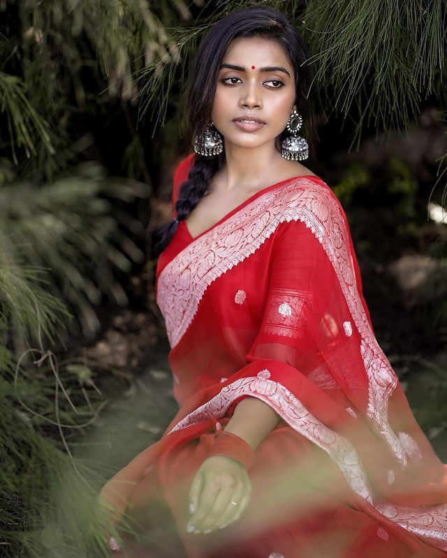 BOLLYWOOD HIT LINEN SOFT SAREE