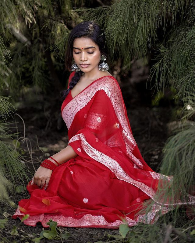 BOLLYWOOD HIT LINEN SOFT SAREE