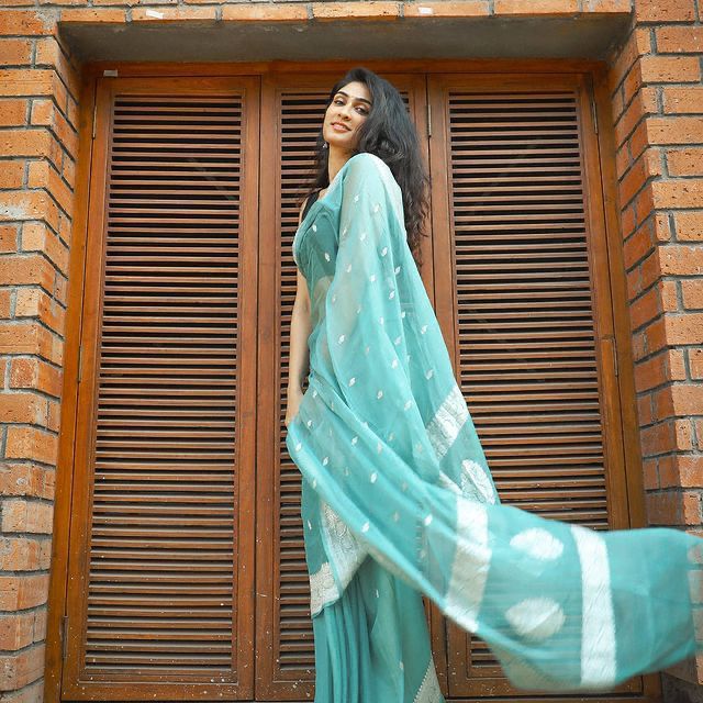 BOLLYWOOD HIT LINEN SOFT SAREE