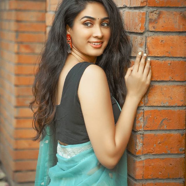 BOLLYWOOD HIT LINEN SOFT SAREE