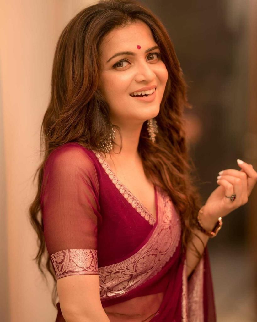 BOLLYWOOD HIT LINEN SOFT SAREE