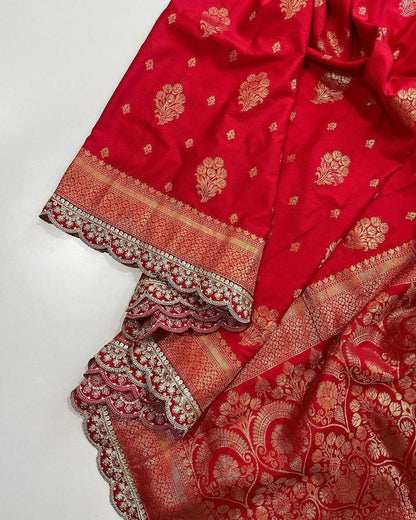 Graceful  Designer Saree with Rich Golden Accents